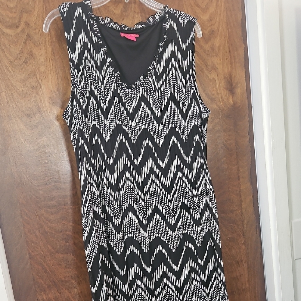 Sunny Leigh Black & White Zigzag Dress